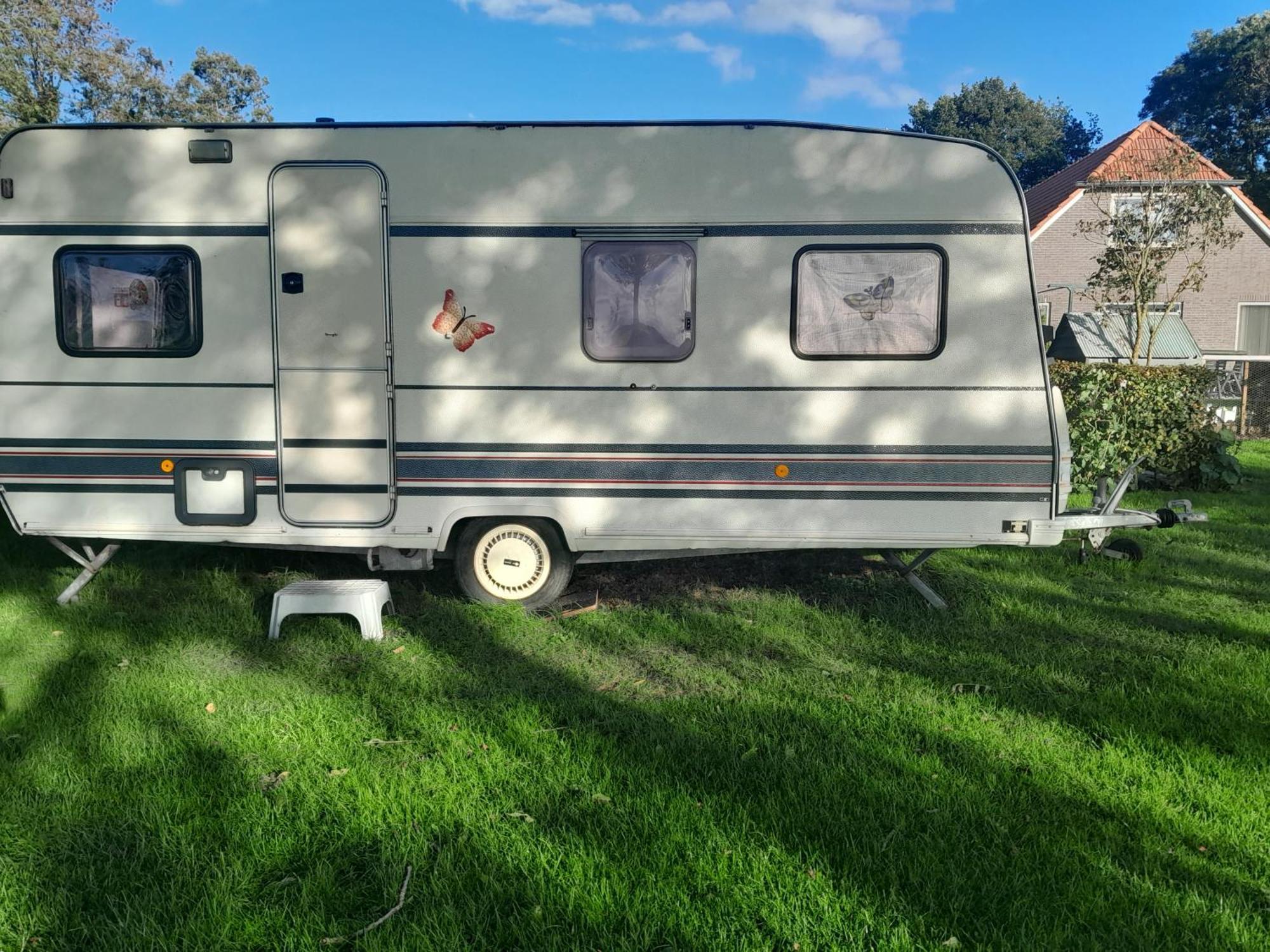 Caravan Vlinder Rouveen Quarto foto